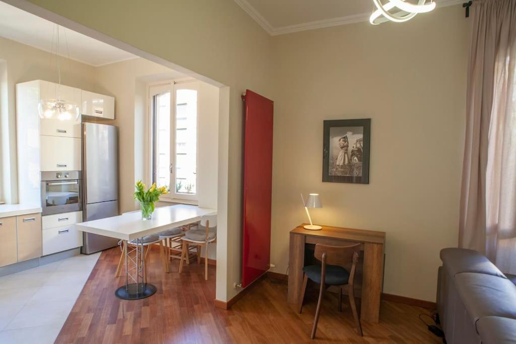 Appartamento Bright And Comfy In A Beautiful Contemporary Milano