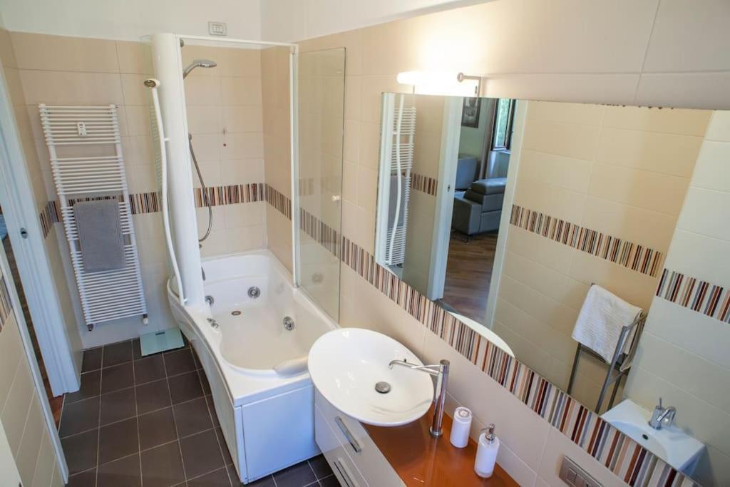 Apartment Bright And Comfy In A Beautiful Contemporary Mailand