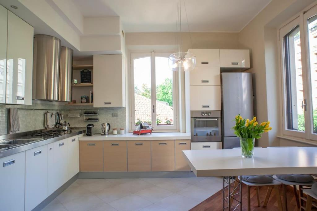 Apartment Bright And Comfy In A Beautiful Contemporary Mailand