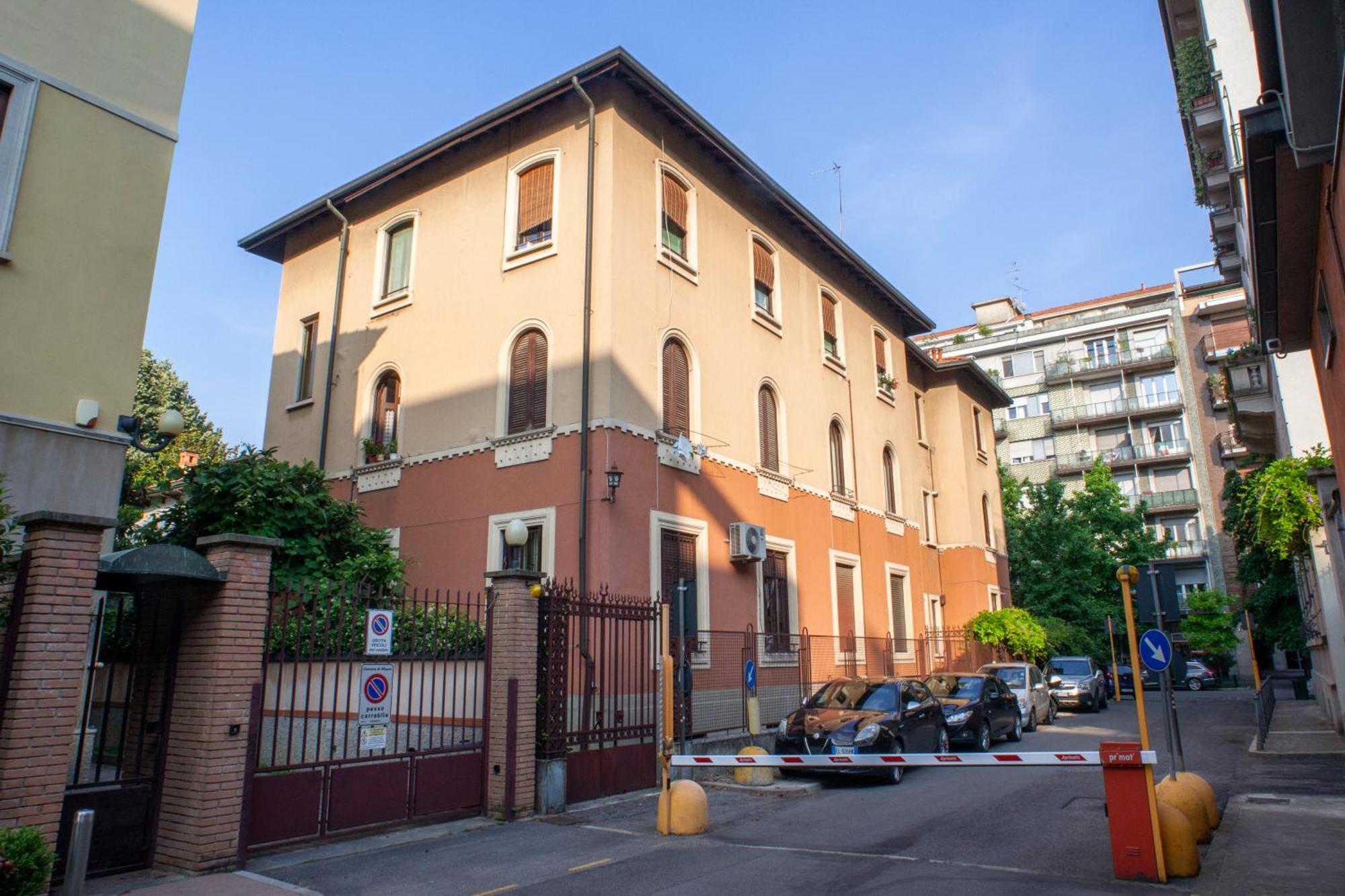 Bright And Comfy In A Beautiful Contemporary Milano